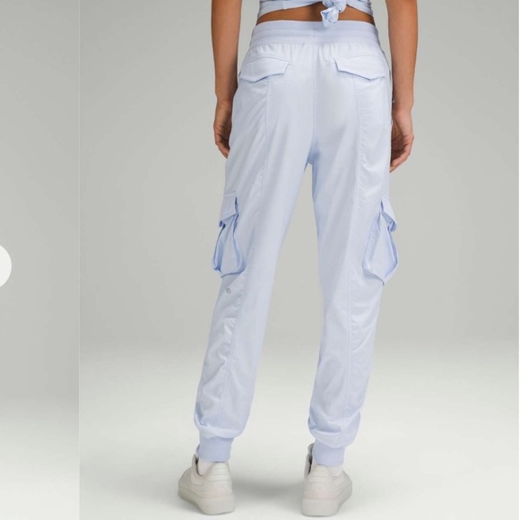 Lululemon Dance Studio Relaxed-Fit Mid-Rise Cargo Jogger in Windmill Size M 2024 - Picture 3 of 13